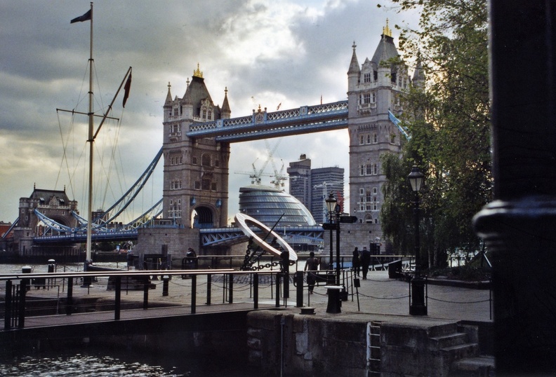 20050510_London_Tower_Bridge1.jpg