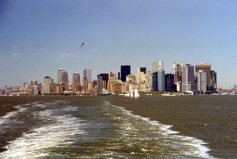 20050513_NYC_South_Manhattan_Sailor.jpg