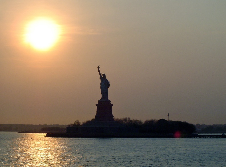20050514_NYC_Miss_Liberty.jpg