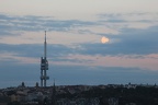 20130820 Prag Fernsehturm und Mond